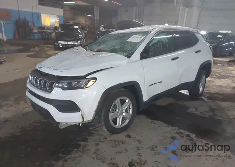 2023 Jeep Compass Sport 4X4 z USA, uszkodzony, nr VIN 3C4NJDAN4PT531395